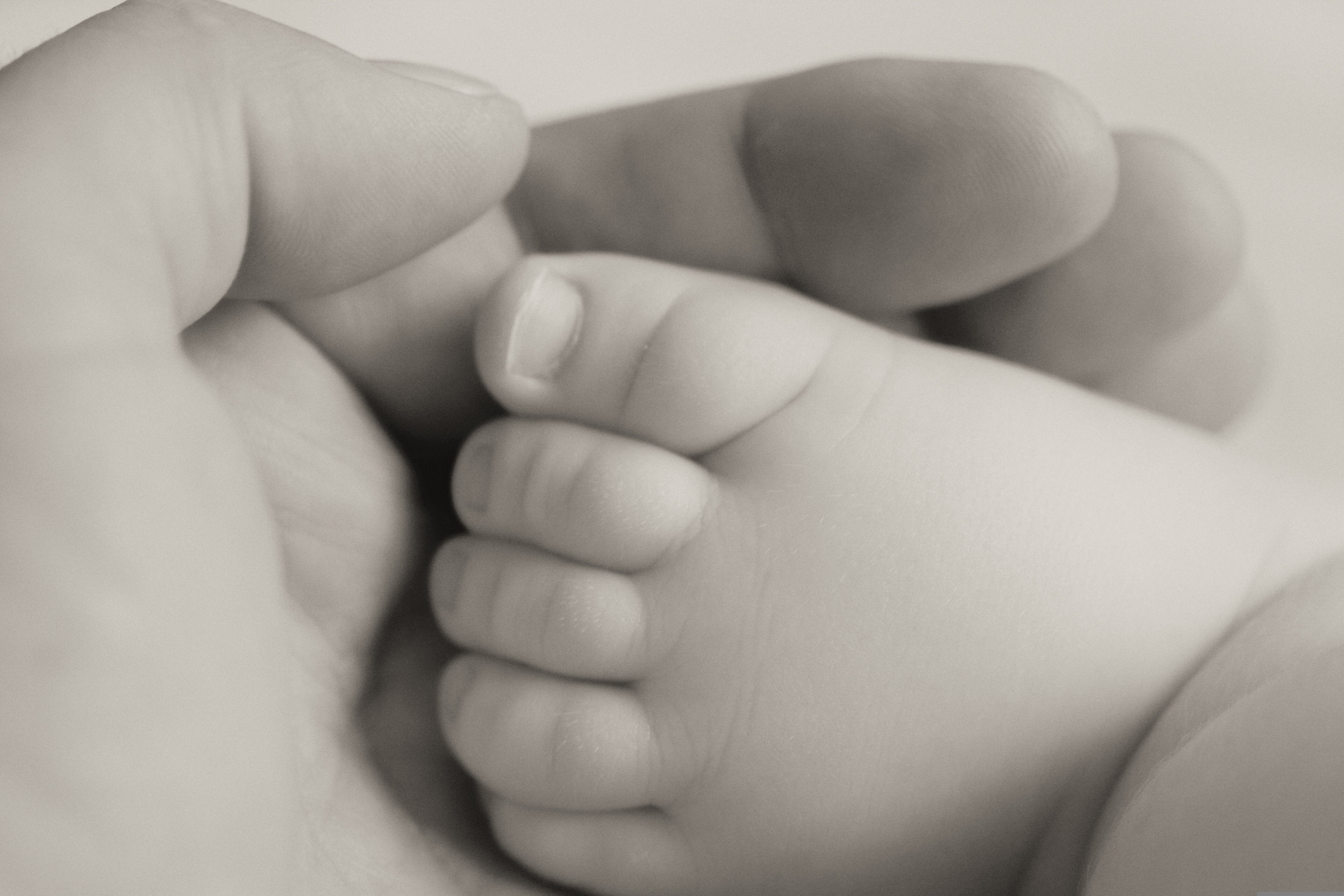vecteezy_cute-baby-foot_14887589